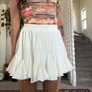 Flowy white mini skirt